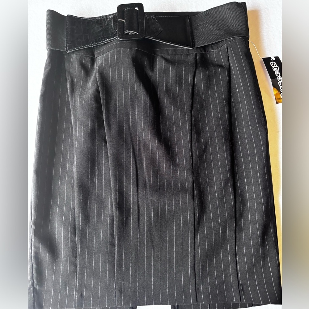 Stooges Black Pinstripe Pleated Mini Skirt 30”Waist NWT Belted